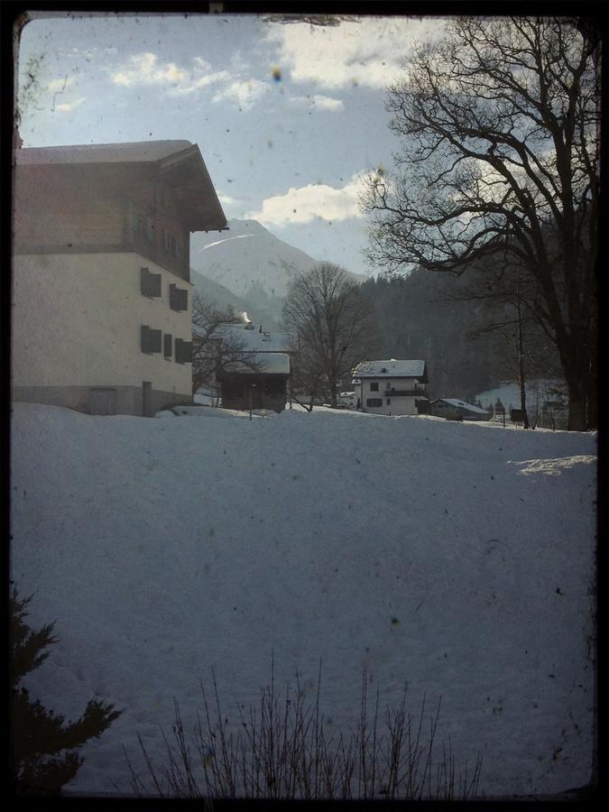 Haus Fless 7 Apartment Klosters Bagian luar foto